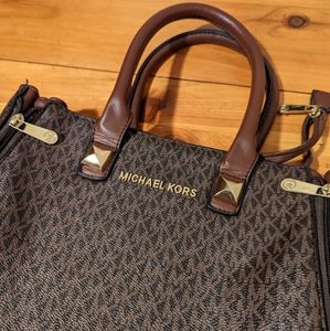 Michael kors brown logo purse with expandable zippers